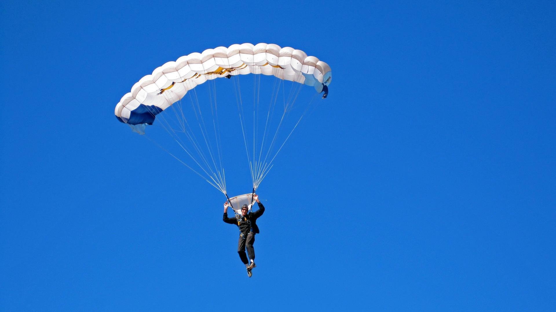 爱游戏体育在线app-特色秋季森林跑，感受自然的美丽与运动的快乐，秋季森林下载安装